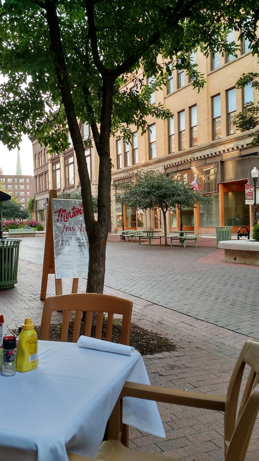 City Lights | restaurant | 59 Baltimore St, Cumberland, MD 21502, USA | 3017229800 OR +1 301-722-9800