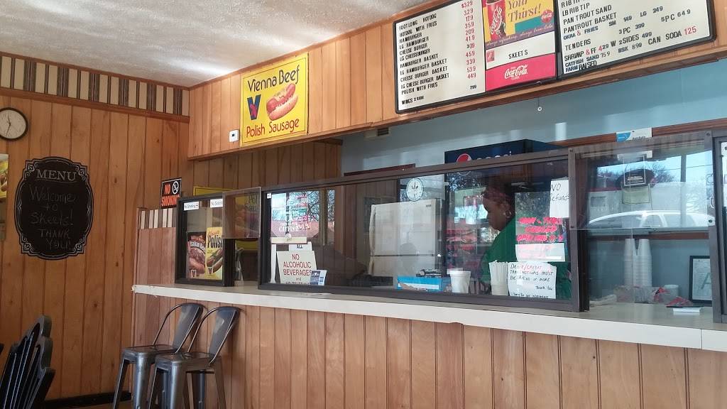 Skeets Hot Dogs | restaurant | 2001 14th Ave N, Columbus, MS 39701, USA | 6623270755 OR +1 662-327-0755