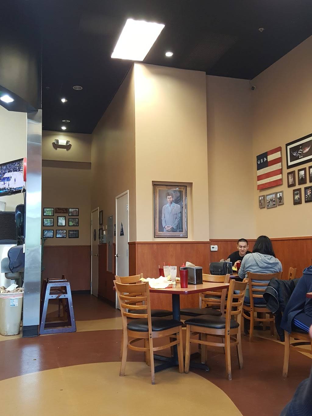 The Squeeze Inn | restaurant | 2742 Naglee Rd, Tracy, CA 95304, USA | 2098337992 OR +1 209-833-7992