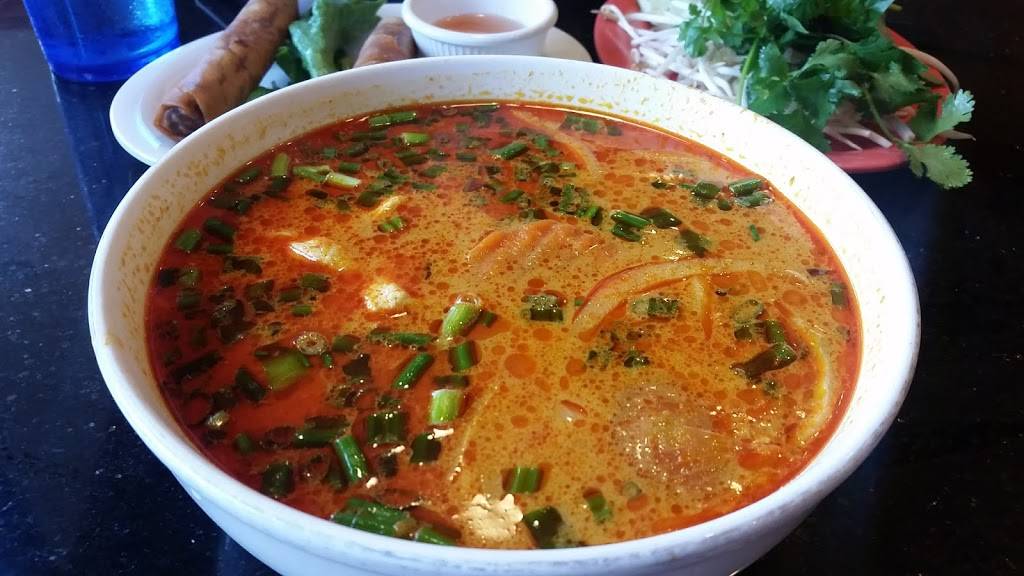 Pho Que Huong | restaurant | 291 E Round Grove Rd, Lewisville, TX 75067, USA | 2144889122 OR +1 214-488-9122