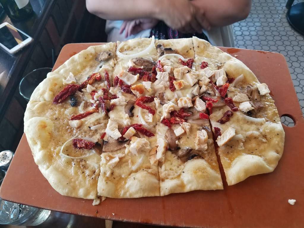 1/8 Pizza Pub | restaurant | 830 N Piedras St, El Paso, TX 79903, USA | 9153451814 OR +1 915-345-1814