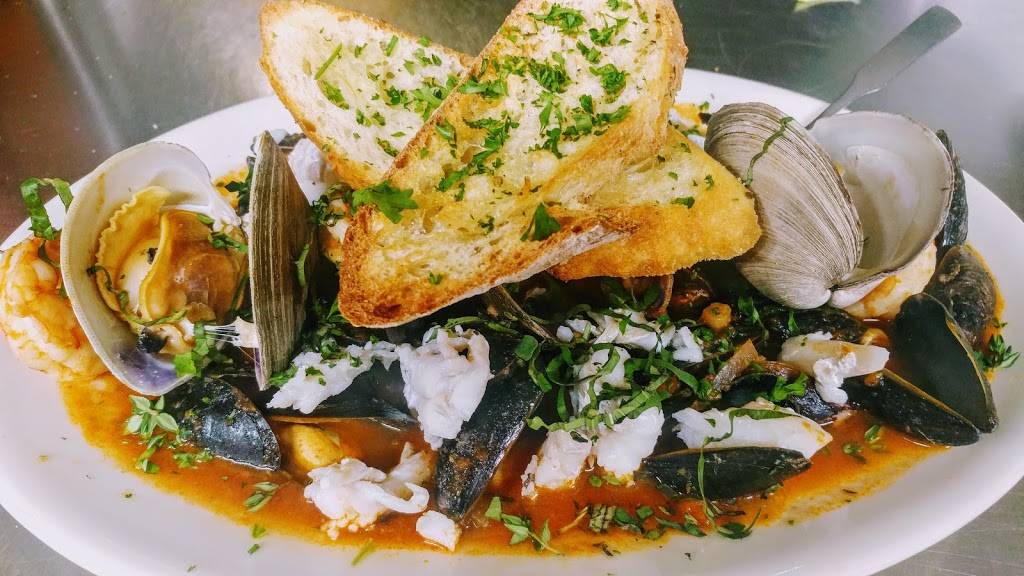 Stoney Creek Inn | restaurant | 8238 Fort Smallwood Rd, Baltimore, MD 21226, USA | 4104393123 OR +1 410-439-3123