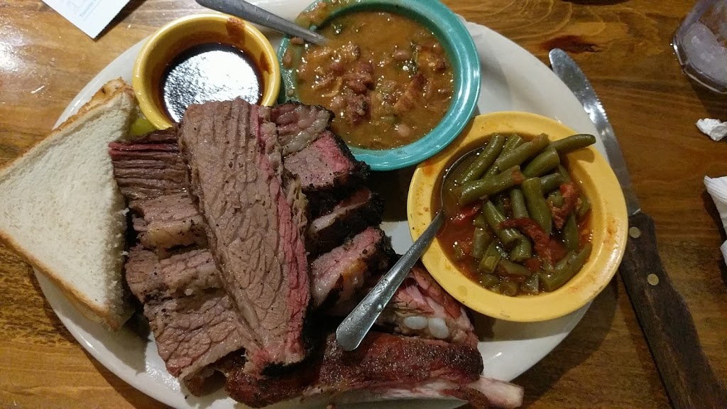 Julios Bar BQ | restaurant | 501 S Getty St, Uvalde, TX 78801, USA | 8305912099 OR +1 830-591-2099