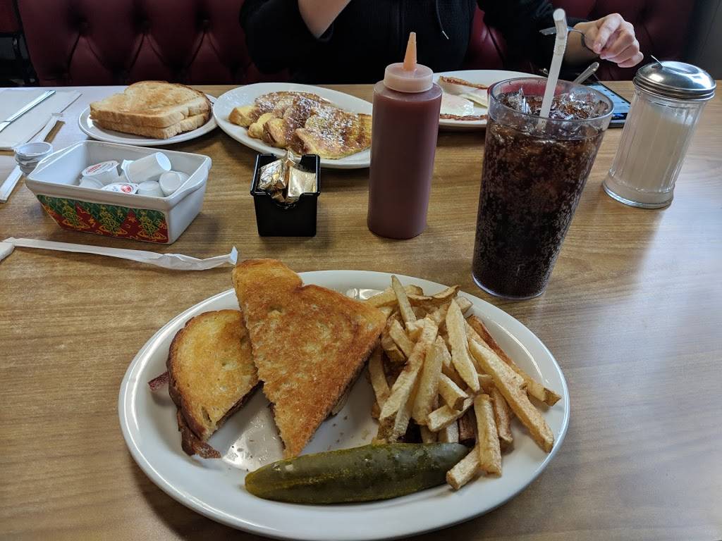 The Bacon Barn | restaurant | 4 Sanborn Rd, Londonderry, NH 03053, USA | 6034340100 OR +1 603-434-0100