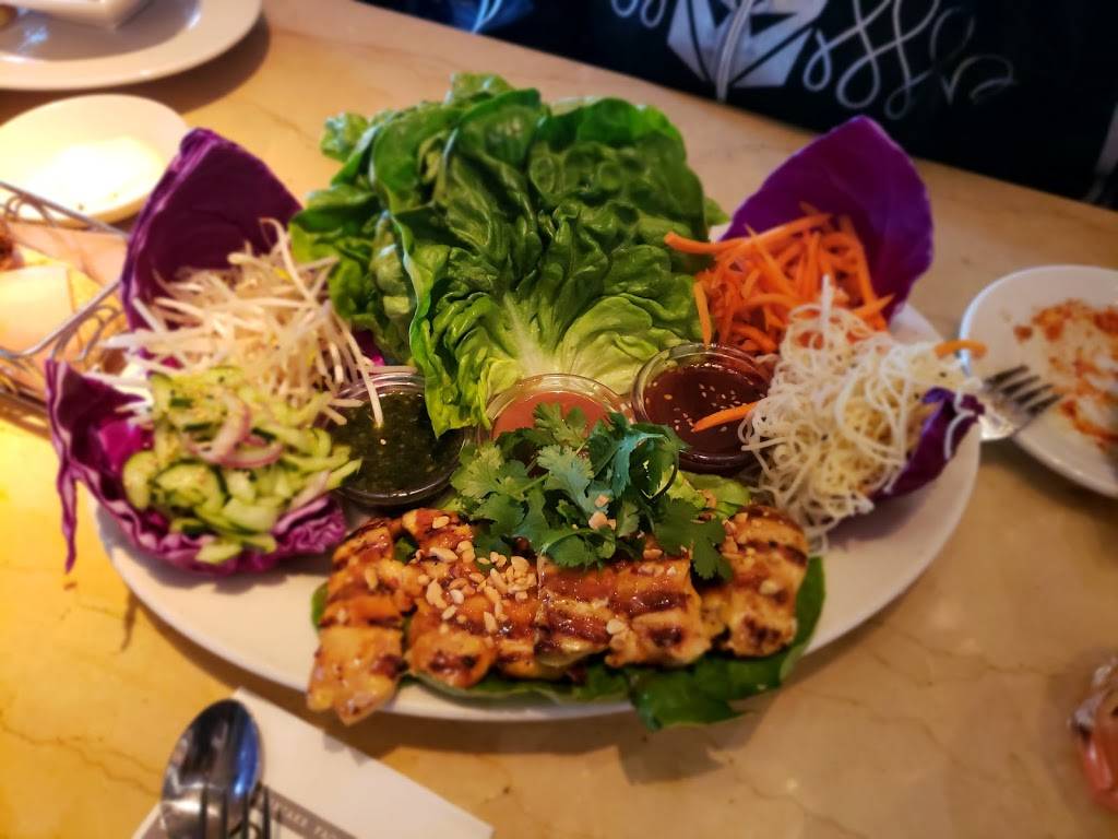 The Cheesecake Factory | restaurant | 160 S Green Valley Pkwy, Henderson, NV 89052, USA | 7022076372 OR +1 702-207-6372