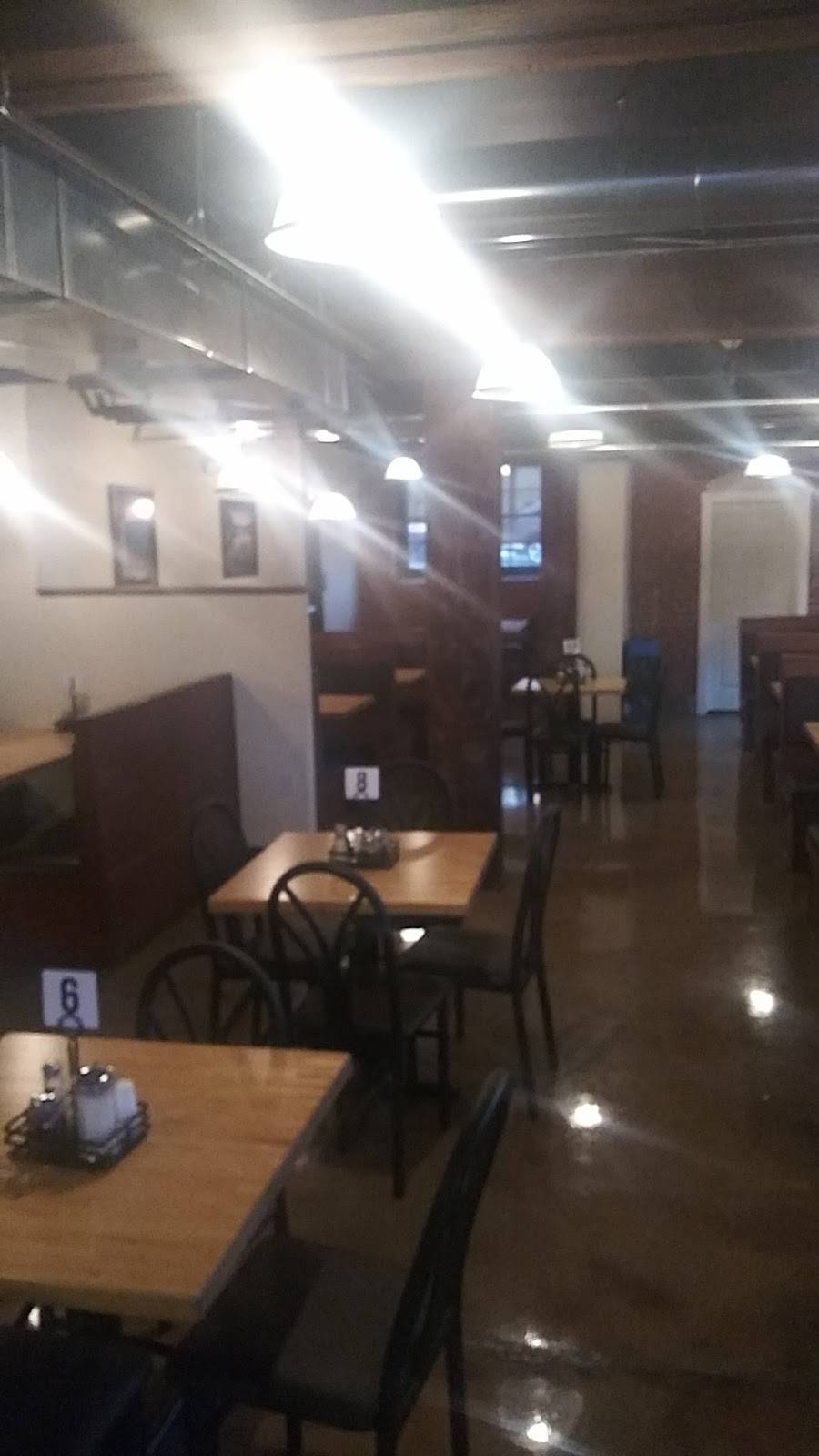 Fratellos Bar and Restaurant | restaurant | 702 N 8th St, Reading, PA 19604, USA | 4849872639 OR +1 484-987-2639