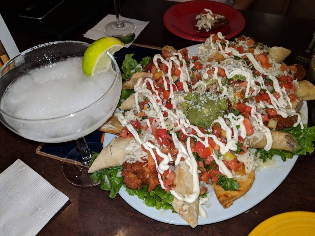 Sol Y Luna | restaurant | 19601 Ventura Blvd, Tarzana, CA 91356, USA | 8183438488 OR +1 818-343-8488