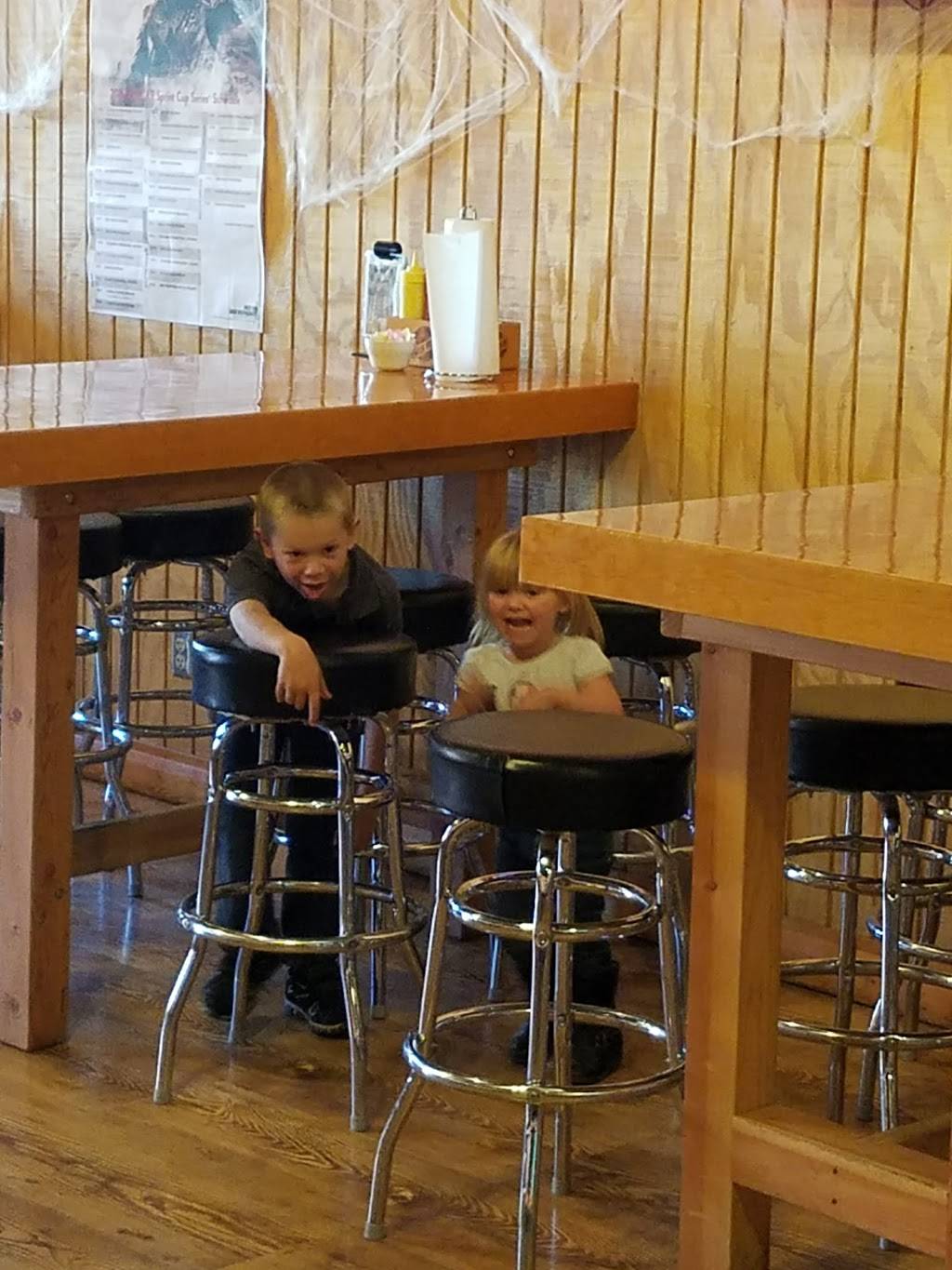 Back Forty Bar & Grill | restaurant | 317 Main St, Macedonia, IA 51549, USA | 7124862687 OR +1 712-486-2687