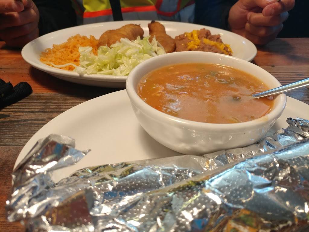 Santiagos Mexican Restaurant | restaurant | 1477 E Eisenhower Blvd, Loveland, CO 80537, USA | 9706220332 OR +1 970-622-0332