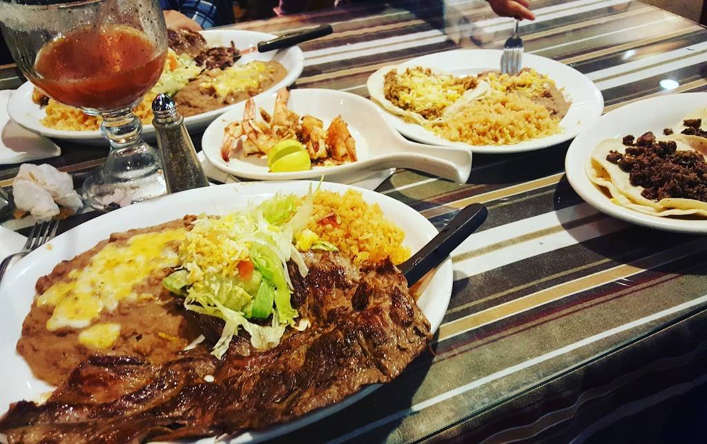 Guadalupes Grill | restaurant | 3431 Pacific Pl, Long Beach, CA 90806, USA | 5624902100 OR +1 562-490-2100