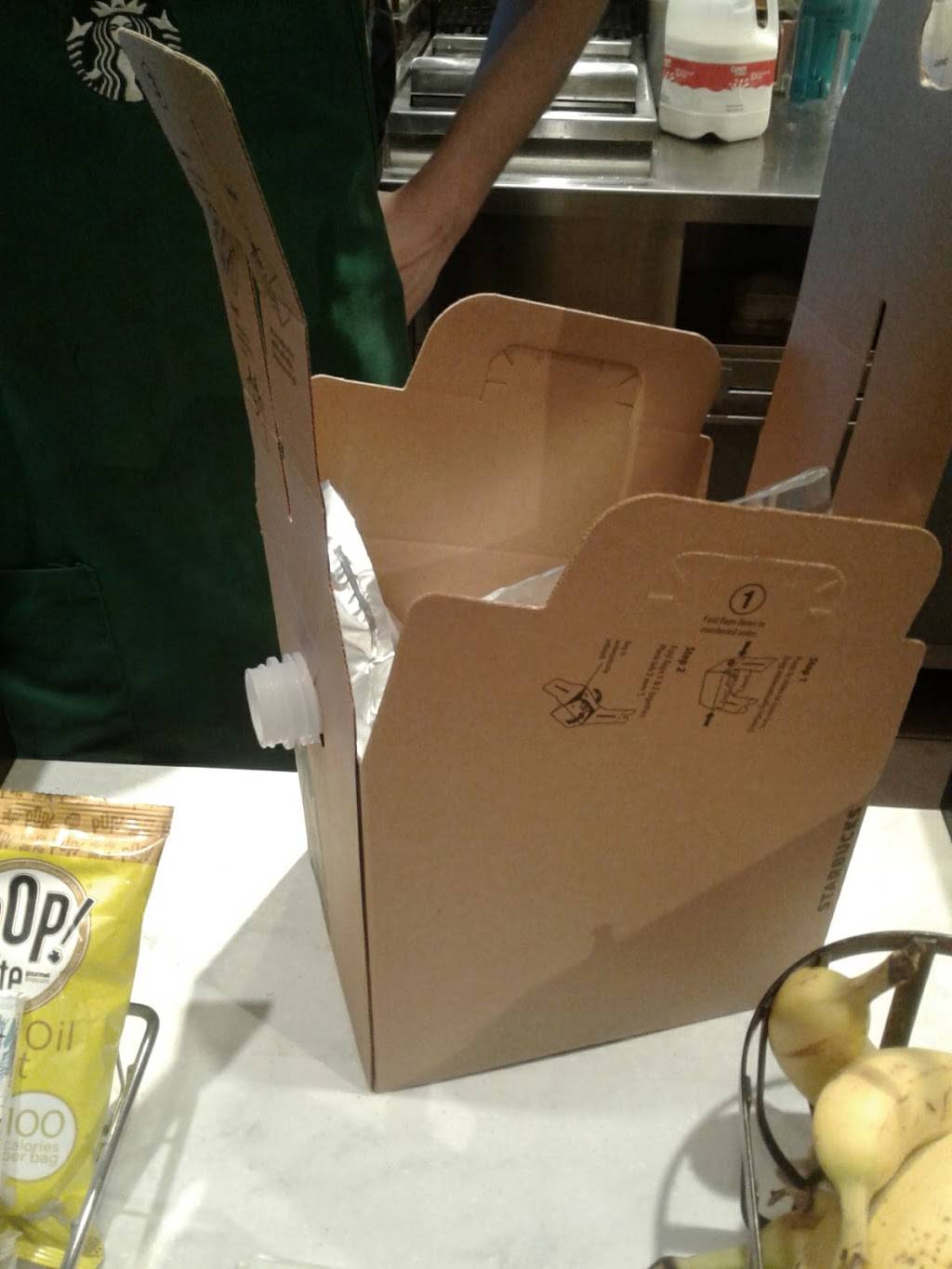 Starbucks | cafe | 1720 S Orange Blossom Trail, Apopka, FL 32703, USA | 4078897492 OR +1 407-889-7492