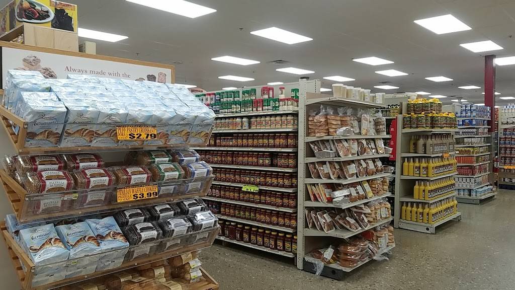 Food Market La Chiquita & Taqueria | restaurant | 219 Main St, Bensenville, IL 60106, USA | 6305953530 OR +1 630-595-3530