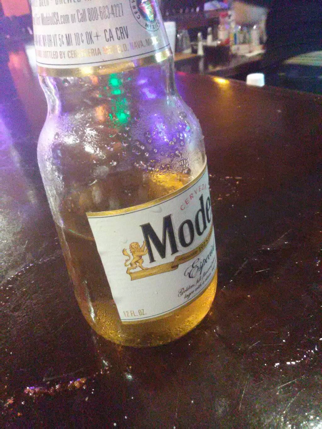 Sallys Lechon & BBQ | restaurant | 6551, 8700 Woodman Ave # 8, Arleta, CA 91331, USA | 8188951282 OR +1 818-895-1282