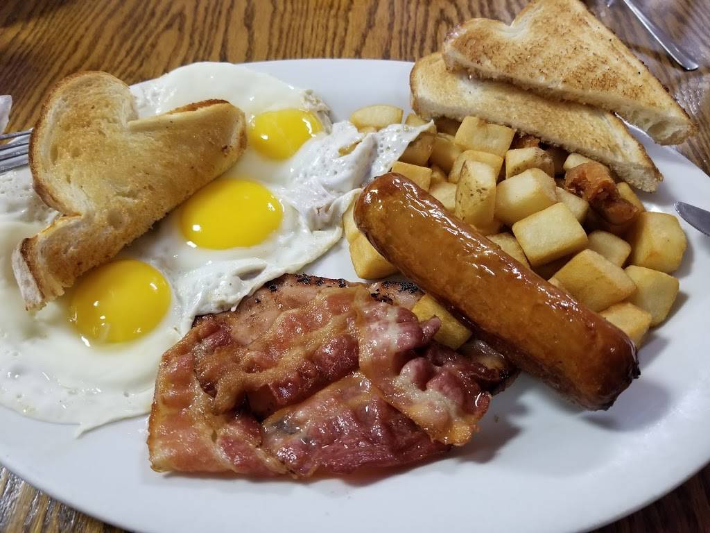 Spuds Restaurant and Catering | restaurant | 140 Industrial Blvd, Napanee, ON K7R 3Y9, Canada | 6133546787 OR +1 613-354-6787