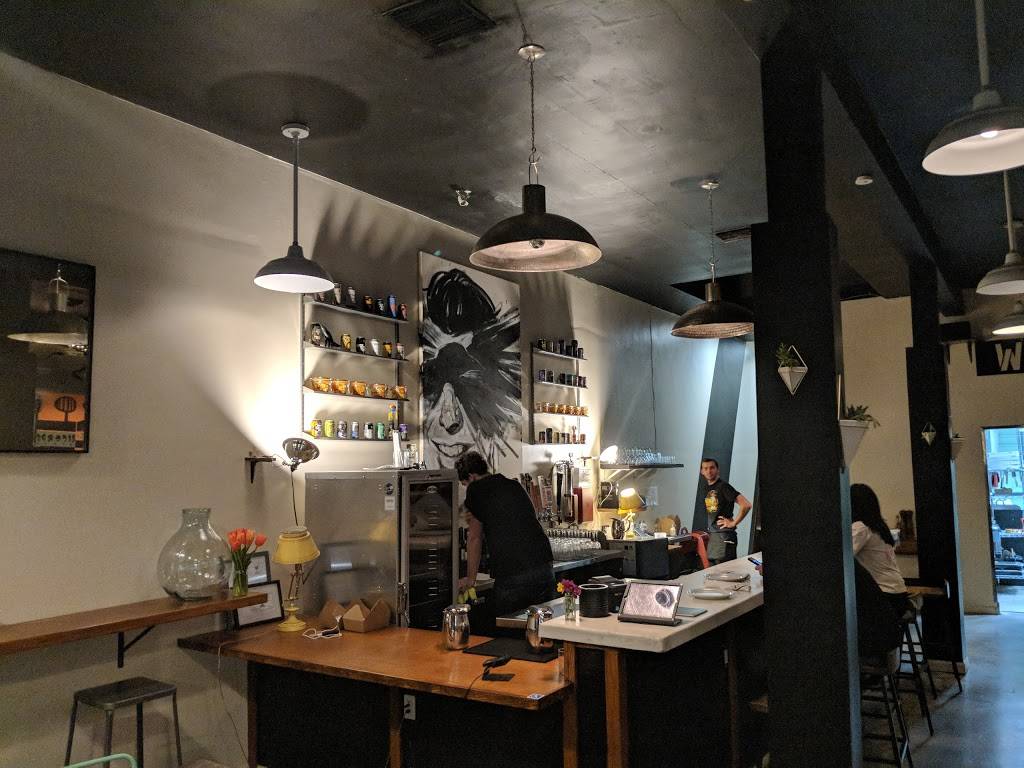 Blackbird Pizza Shop | restaurant | 7459 Melrose Ave, Los Angeles, CA 90046, USA | 3234247184 OR +1 323-424-7184