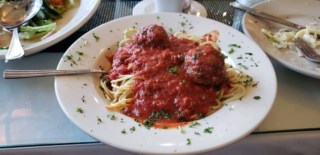 Victorios Ristorante & Catering Since 1964 | meal delivery | 10901 Victory Blvd, North Hollywood, CA 91606, USA | 8187629000 OR +1 818-762-9000