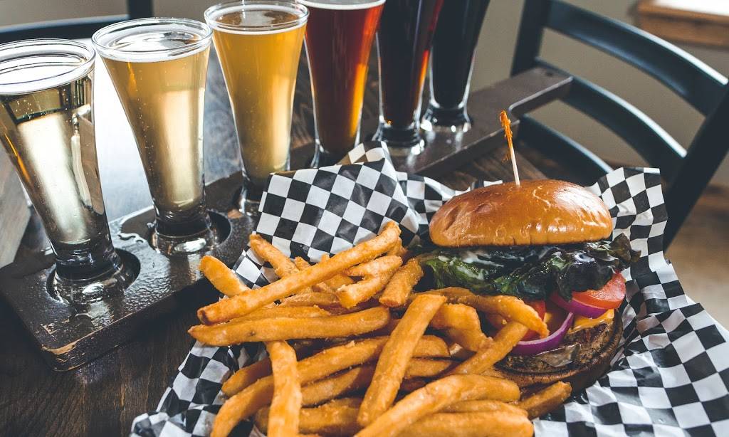 Iron Horse Tavern - University Town Centre | restaurant | 525 Granville Square, Morgantown, WV 26501, USA | 3044511330 OR +1 304-451-1330