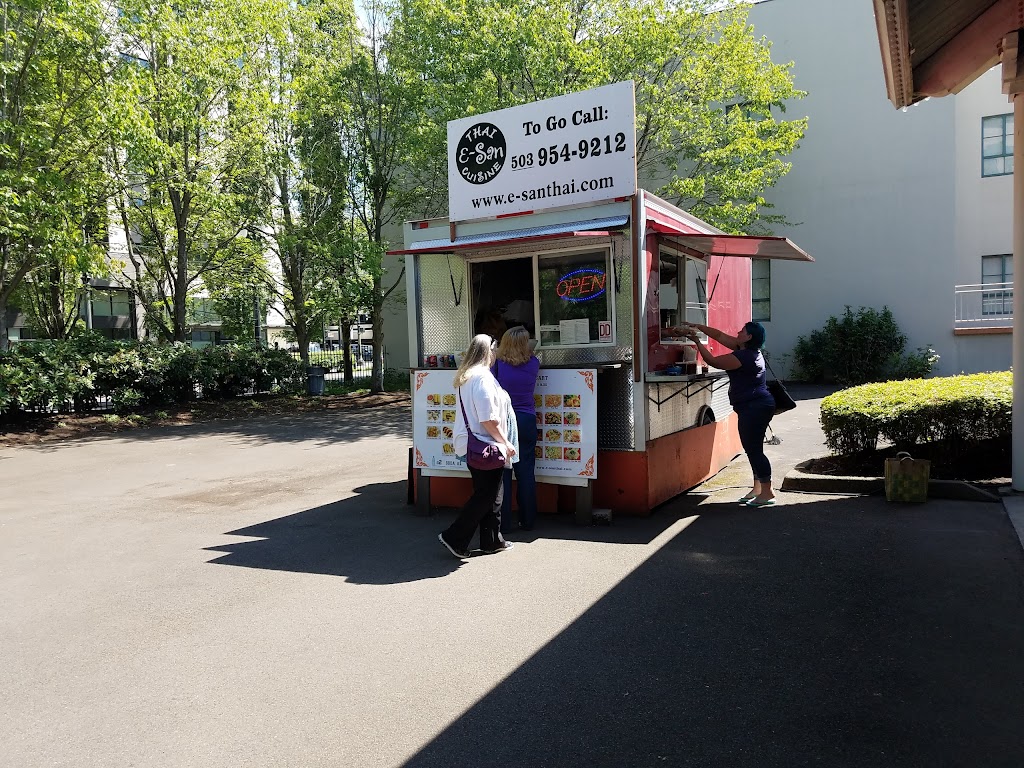 E-San Thai Cuisine food cart | restaurant | 800-830 NE Holladay St, Portland, OR 97232, USA | 5039549212 OR +1 503-954-9212