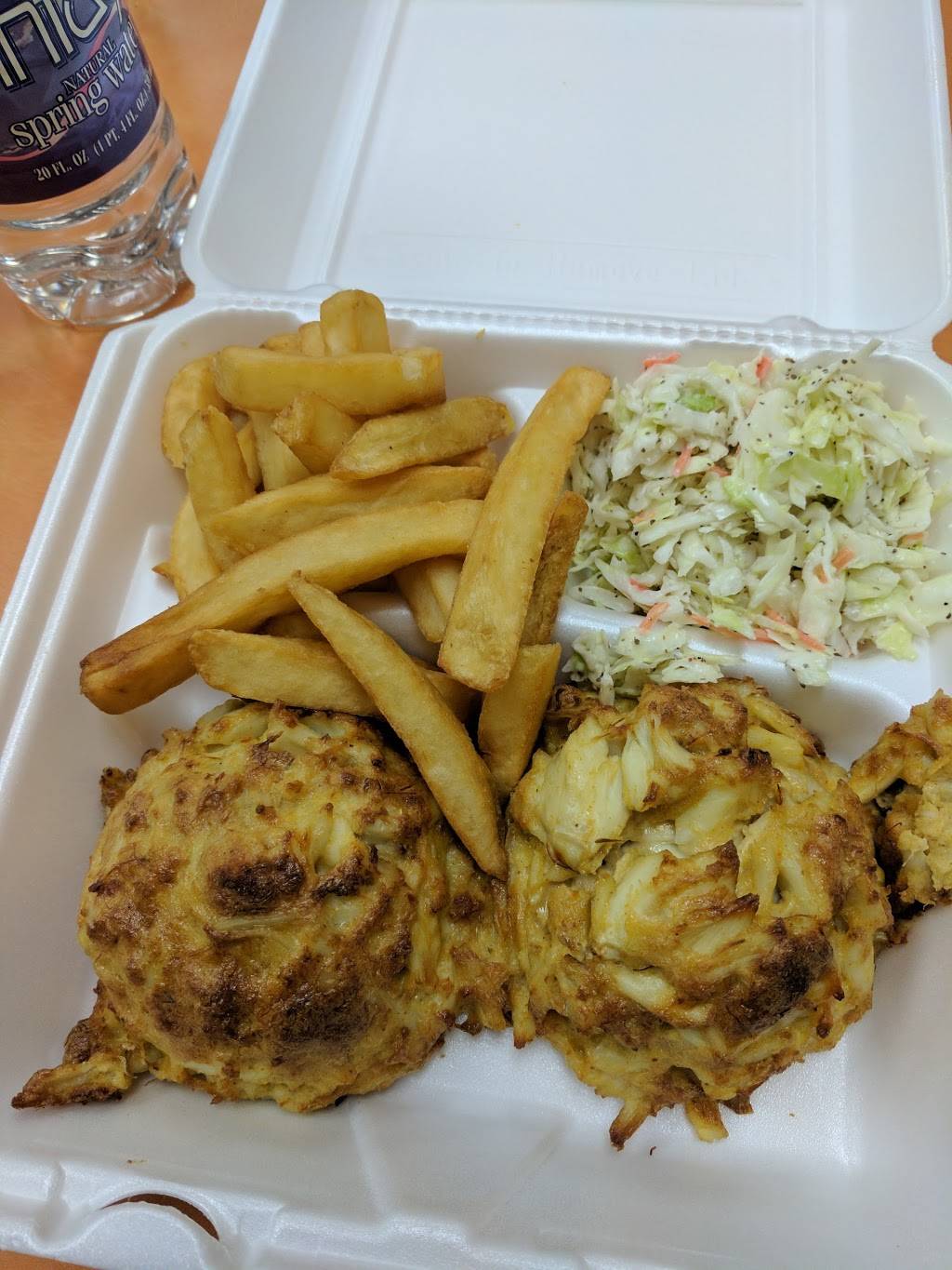 G & M Restaurant | bakery | 804 N Hammonds Ferry Rd, Linthicum Heights, MD 21090, USA | 4106361777 OR +1 410-636-1777