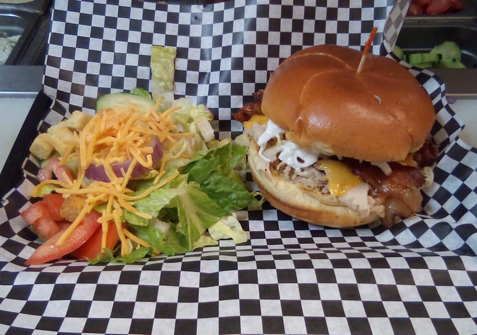 Mr. Ps Neighborhood Grill | restaurant | 3555 Electric Rd, Cave Spring, VA 24018, USA | 5402044994 OR +1 540-204-4994