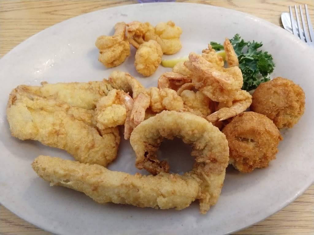 Sams St Johns Seafood | restaurant | 7119 N US Hwy 441, Ocala, FL 34475, USA | 3526222927 OR +1 352-622-2927