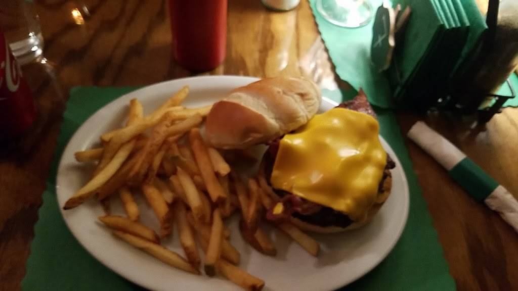 FLUME CREEK FAMILY GRILL | restaurant | 140 E Randolph St, Rosholt, WI 54473, USA | 7156777183 OR +1 715-677-7183