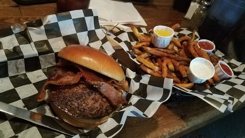 Dempseys Burger Pub at Clifton Square | restaurant | 3700 E Douglas Ave #78, Wichita, KS 67208, USA | 3164253831 OR +1 316-425-3831