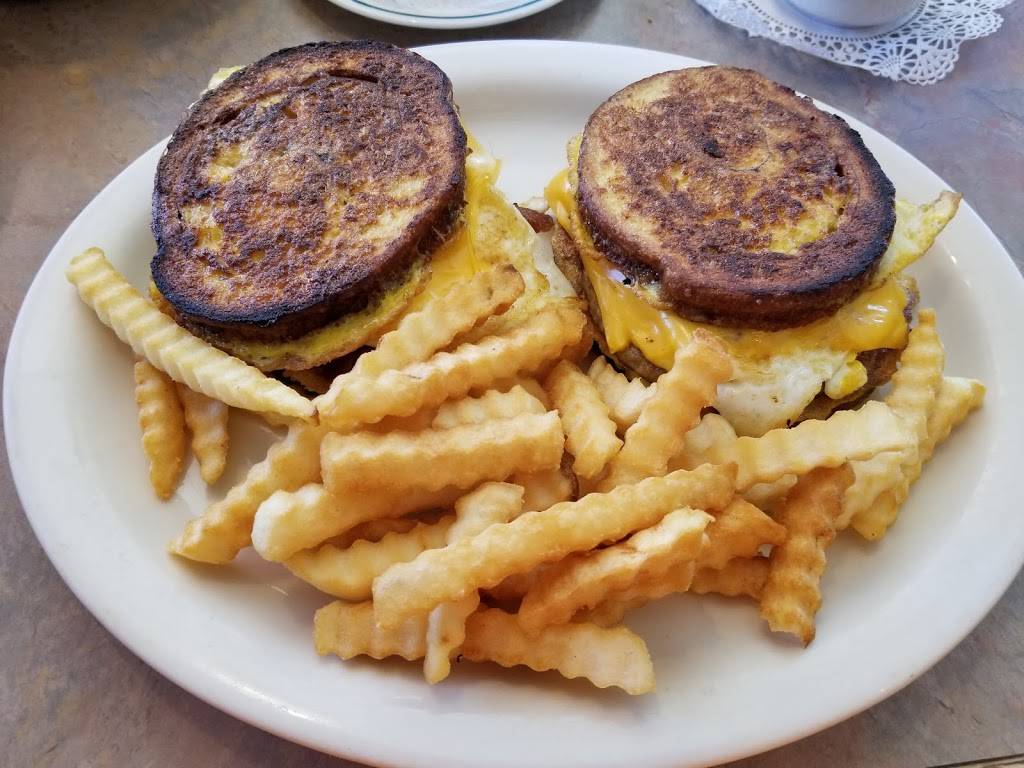 Star 34 Family Restaurant | restaurant | 336 W Church St, Sandwich, IL 60548, USA | 8157869898 OR +1 815-786-9898