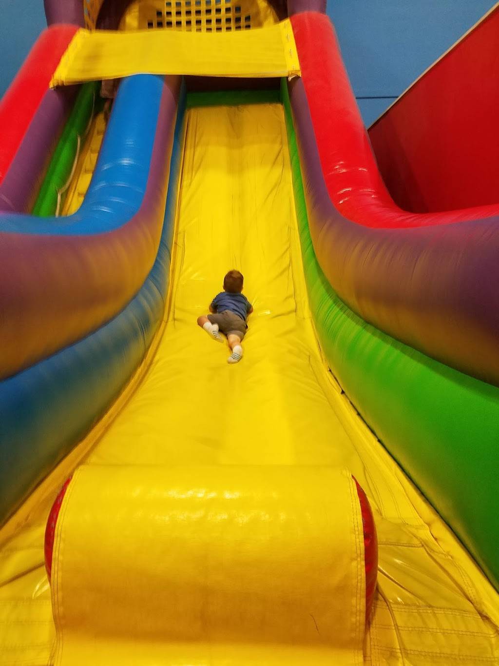 Scene75 Entertainment Center | Dayton | restaurant | 6196 Poe Ave, Dayton, OH 45414, USA | 9376193200 OR +1 937-619-3200