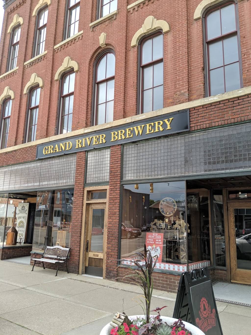 Grand River Brewery - Marshall | restaurant | 101 West Michigan Avenue, Marshall, MI 49068, USA | 2697279311 OR +1 269-727-9311