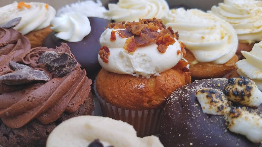 Cupcake Magician | bakery | 54 Monmouth St, Red Bank, NJ 07701, USA | 7325305700 OR +1 732-530-5700