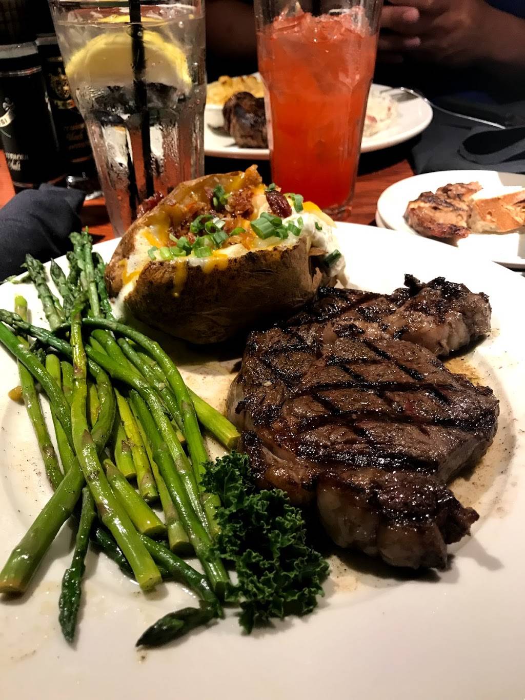 The Chop House | restaurant | 1649 Parkway, Sevierville, TN 37862, USA | 8657741991 OR +1 865-774-1991