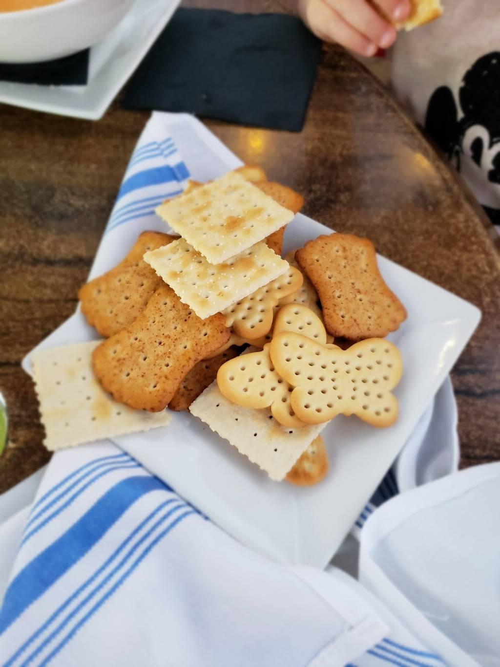 The Blue Turtle Tavern | restaurant | 139 W Marion Ave, Punta Gorda, FL 33950, USA | 9416379477 OR +1 941-637-9477