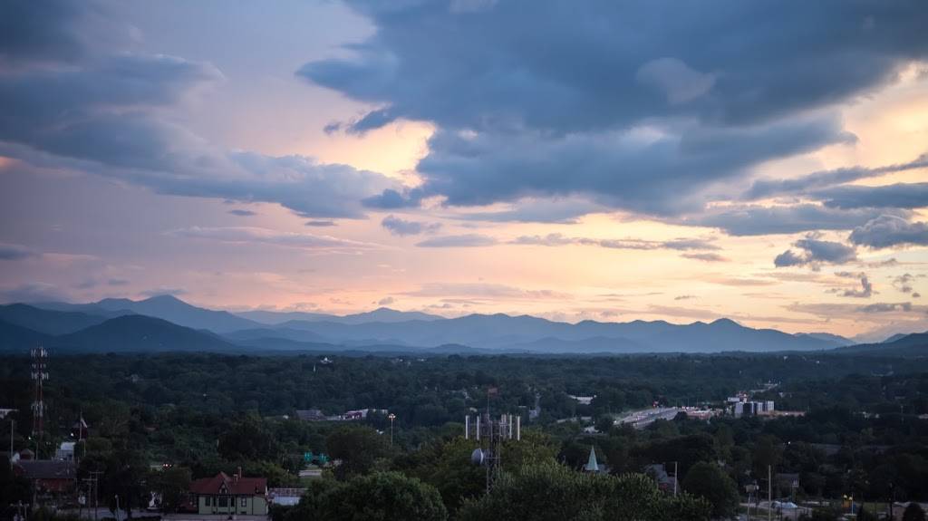 The Montford Rooftop Bar | restaurant | 199 Haywood St, Asheville, NC 28801, USA | 8285058750 OR +1 828-505-8750