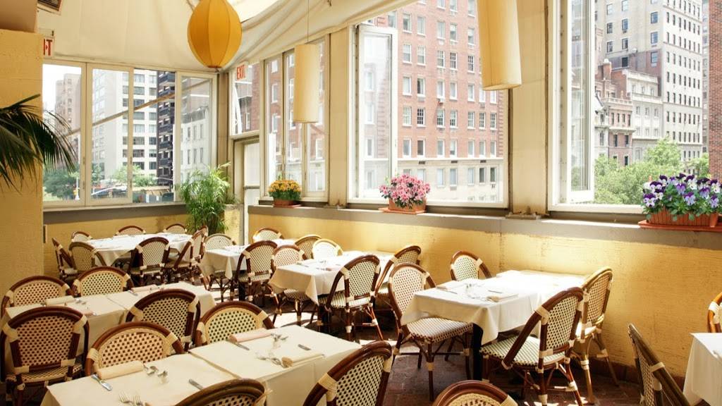 Serafina Fabulous Pizza | restaurant | 1022 Madison Ave, New York, NY 10075, USA | 2127342676 OR +1 212-734-2676