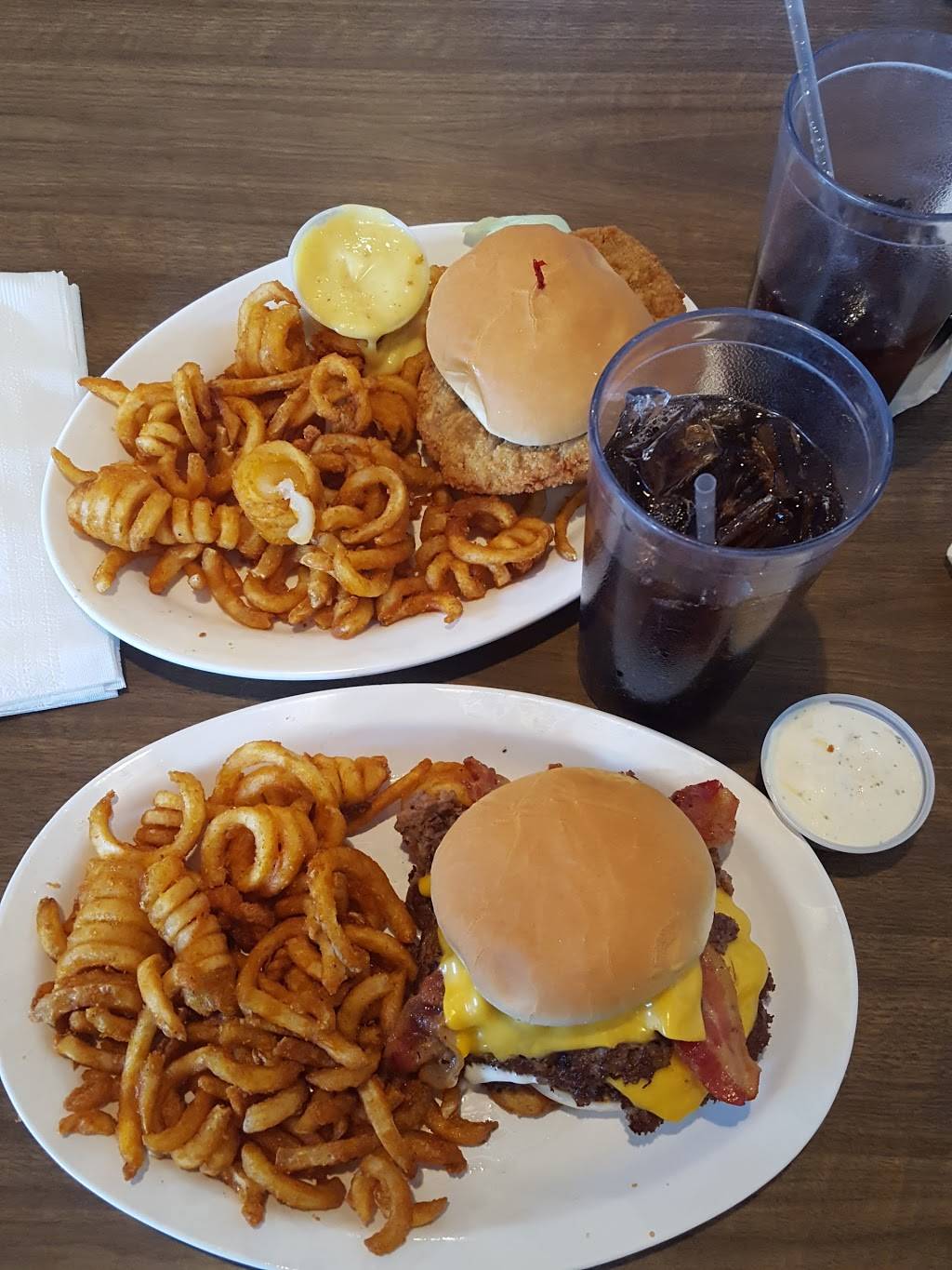 Grandview Restaurant | restaurant | 2221 Grand Ave, Galesburg, IL 61401, United States | 3093426800 OR +1 309-342-6800