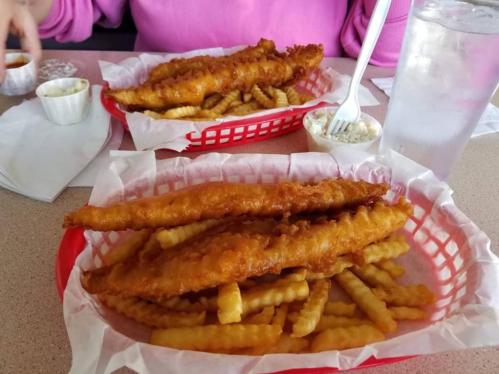 The Lighthouse | restaurant | 1109 Hartnell Ave # 1, Redding, CA 96002, USA | 5302239200 OR +1 530-223-9200