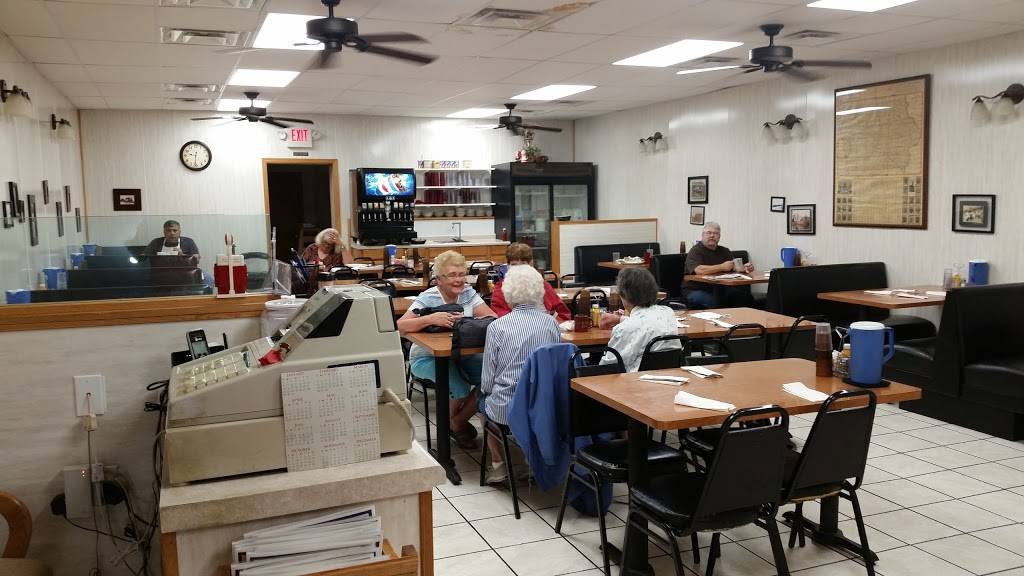 Snack Time Family Restaurant | restaurant | 1010 6th St, Nevada, IA 50201, USA | 5153825254 OR +1 515-382-5254