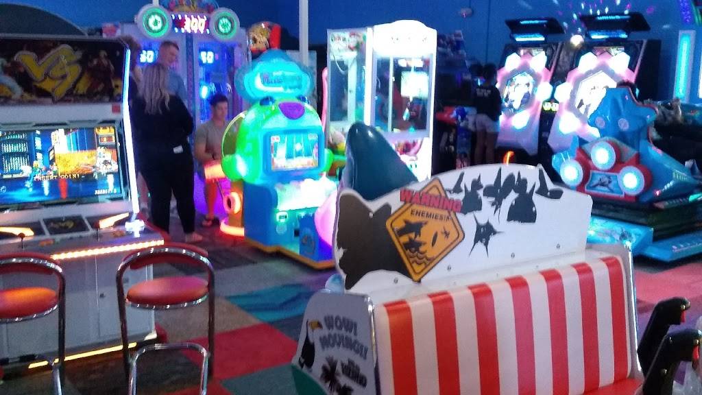 Fangs Island Food and Arcade | restaurant | 521B W Oglethorpe Hwy, Hinesville, GA 31313, USA | 9123321525 OR +1 912-332-1525