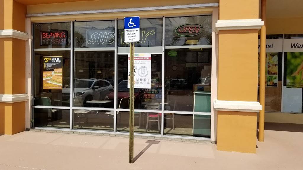 Subway Restaurants | restaurant | Five Points Plaza, 2715 N Dixie Hwy Unit # 2, Wilton Manors, FL 33334, USA | 9545681661 OR +1 954-568-1661