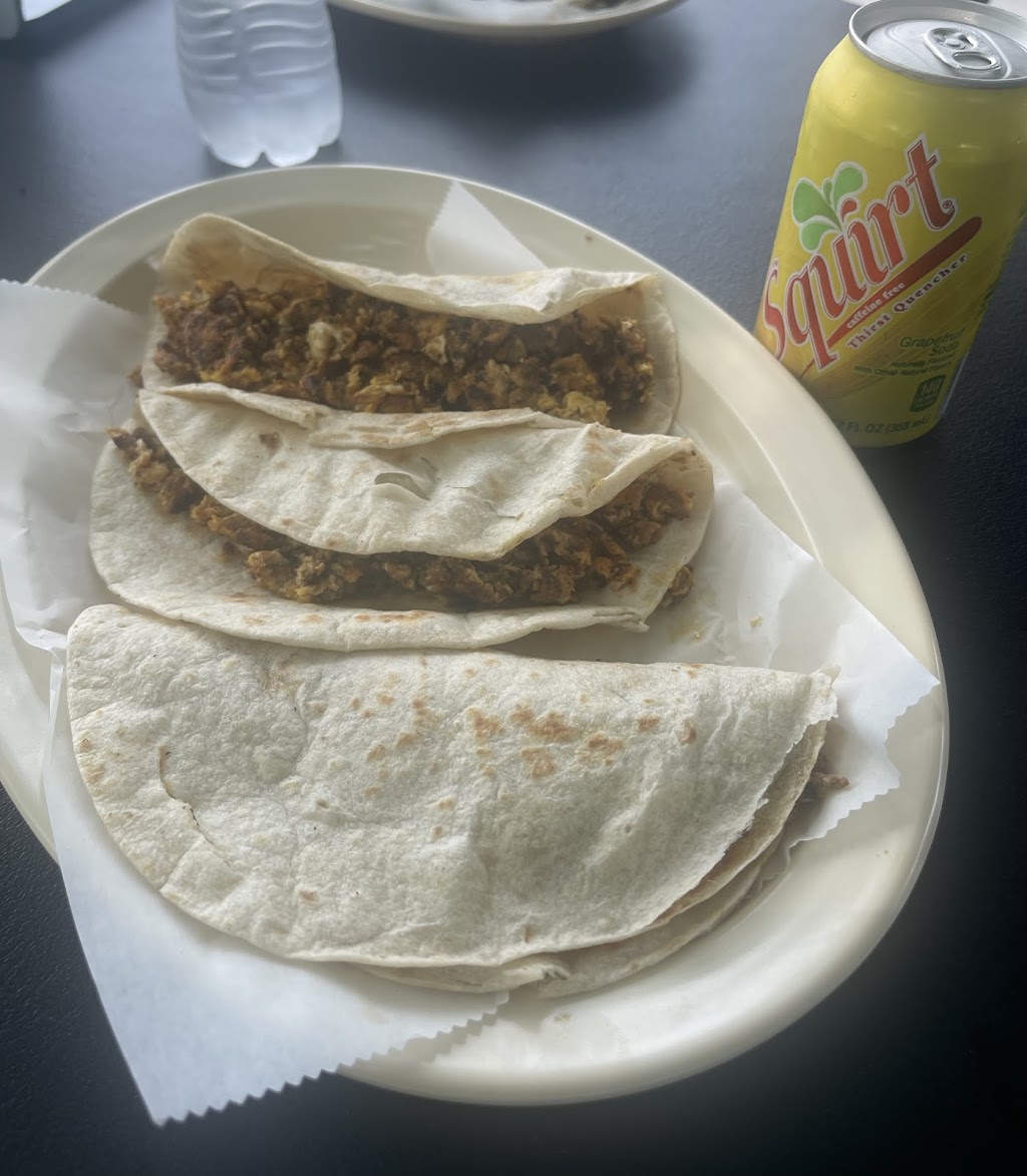 Guanatos Mexican Food | restaurant | 4004 Farm-To-Market Rd 78 Unit 2, McQueeney, TX 78123, USA | 2103473418 OR +1 210-347-3418