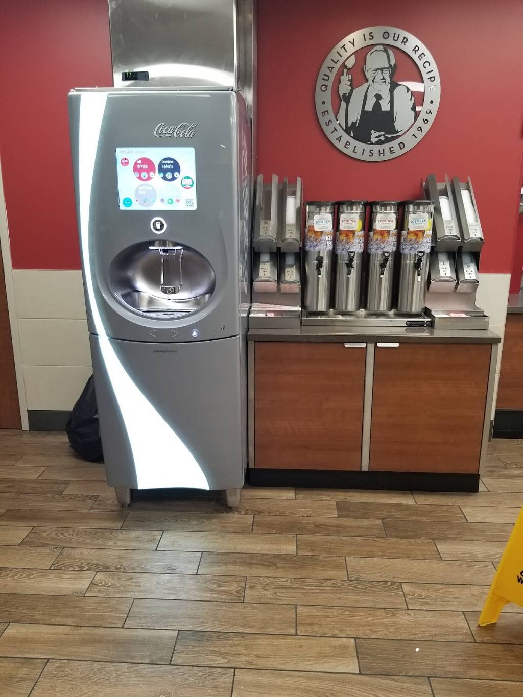 Wendys | restaurant | 600 W California St, Gainesville, TX 76240, USA | 9406686596 OR +1 940-668-6596