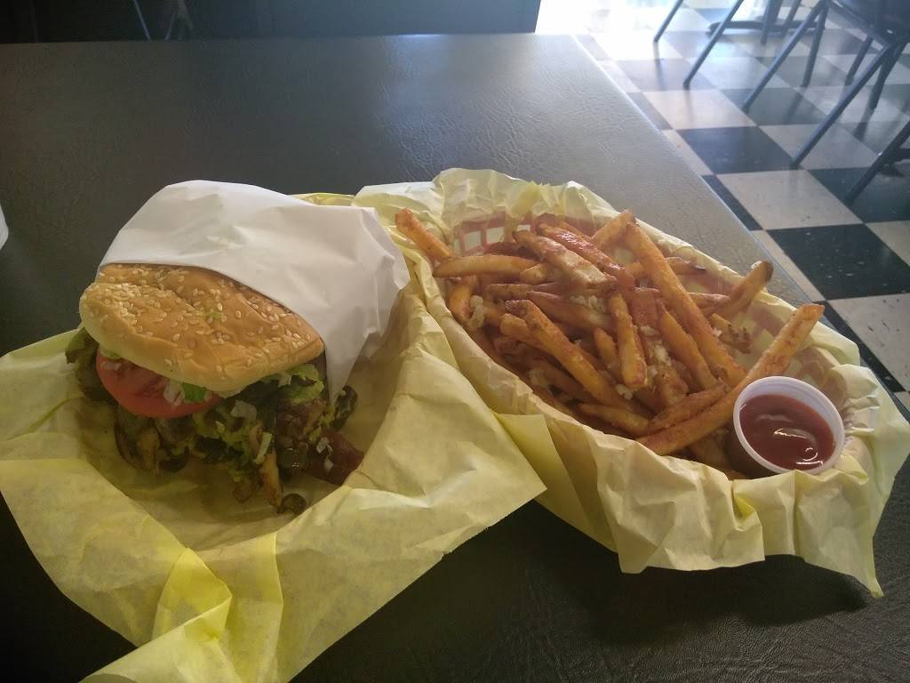 Jakes Burgers & More | restaurant | 1751 Oro Dam Blvd E, Oroville, CA 95966, USA | 5305348588 OR +1 530-534-8588