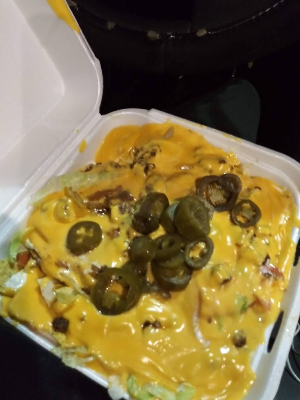 JJ Fish & Chicken | restaurant | 5849 Summer Ave, Memphis, TN 38134, USA | 9013831666 OR +1 901-383-1666