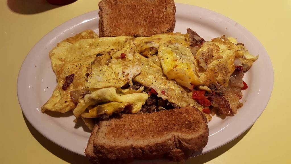 Auburns Town Tavern | restaurant | 1343 Main St, Auburn, IN 46706, USA | 2609250555 OR +1 260-925-0555