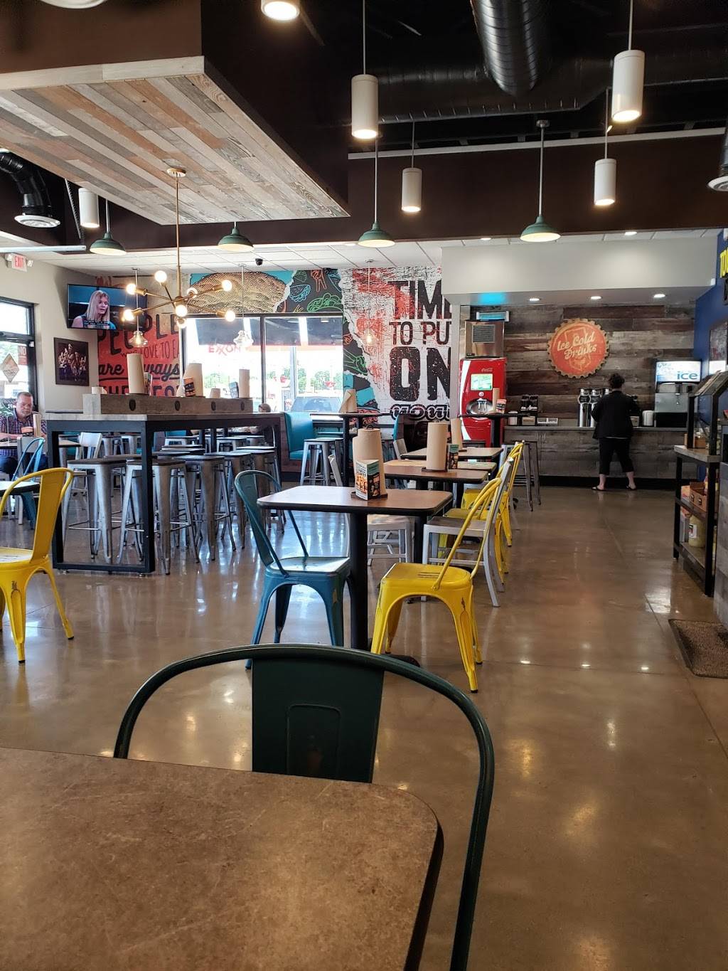 Schlotzskys Austin Eatery | restaurant | 419 S US-79, Henderson, TX 75652, USA | 9037222053 OR +1 903-722-2053