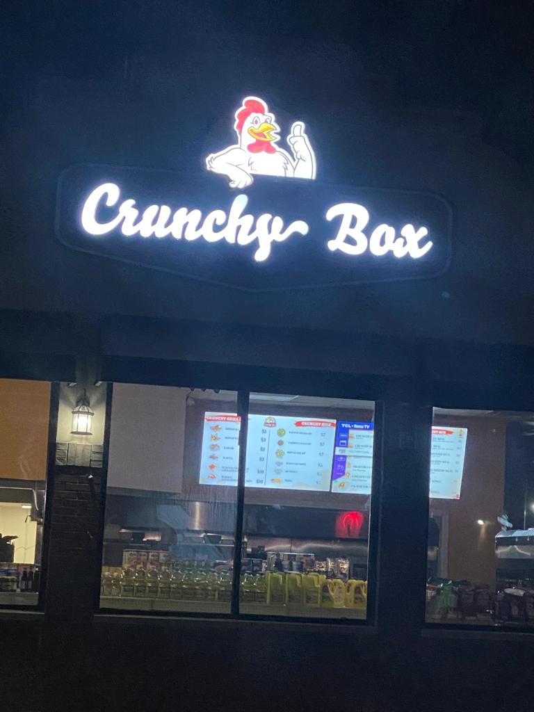 Crunchy box | restaurant | 24546 Ford Rd, Dearborn Heights, MI 48127, USA | 3137895252 OR +1 313-789-5252