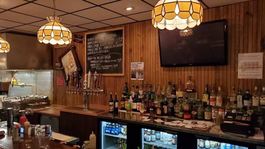 The Village Green Bar & Grill | restaurant | 7508 Hubbard Ave, Middleton, WI 53562, USA | 6088319962 OR +1 608-831-9962