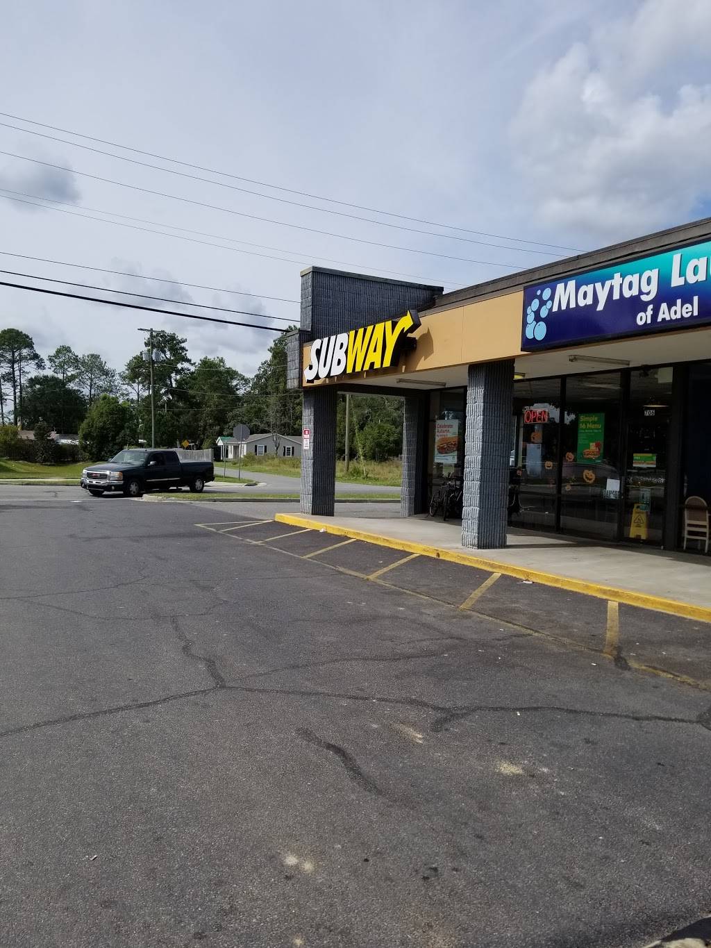 Subway | restaurant | 700 W 4th St, Adel, GA 31620, USA | 2298962430 OR +1 229-896-2430