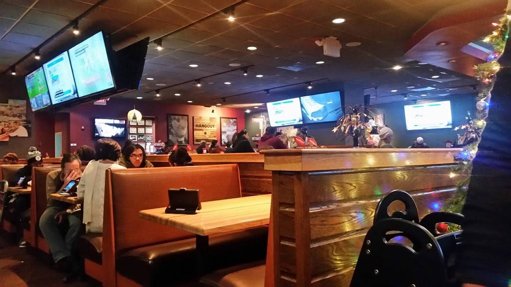 Applebees Grill + Bar | restaurant | 38-01 35th Ave, Astoria, NY 11101, USA | 7189437404 OR +1 718-943-7404